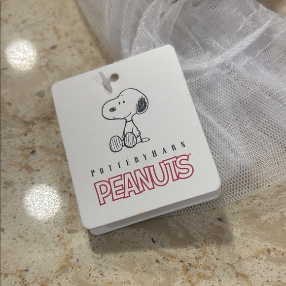 Peanuts Cream Snoopy Slippers - Picture 3 of 3